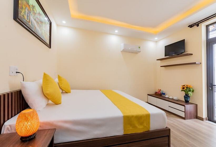 اتاق استاندارد با چشم‌انداز استخر, Green Hill