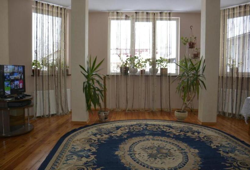 Cameră Standard, у мирослави