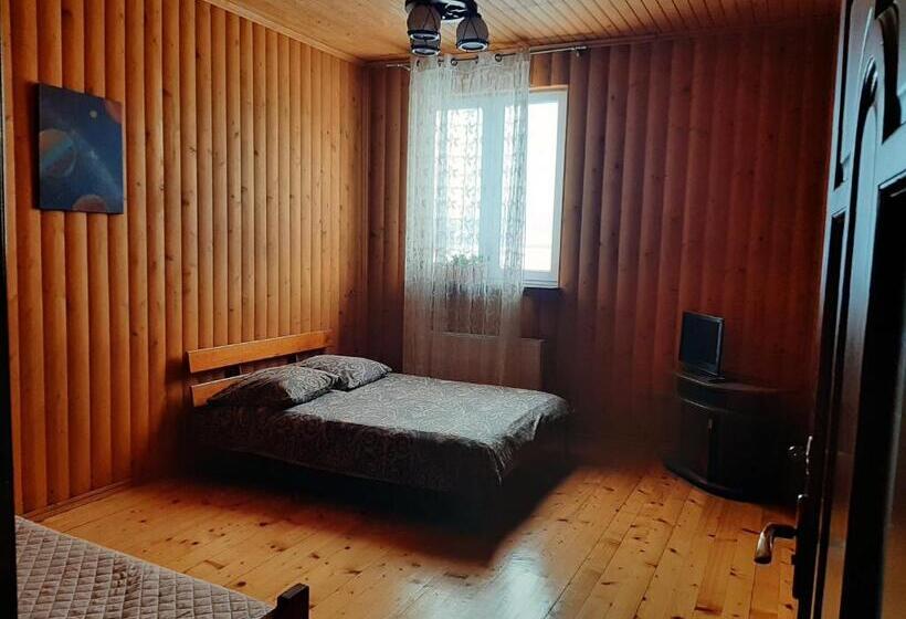 Cameră Triplă Clasică, у мирослави