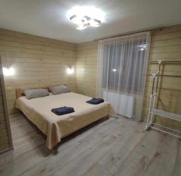 Cameră Deluxe, у мирослави