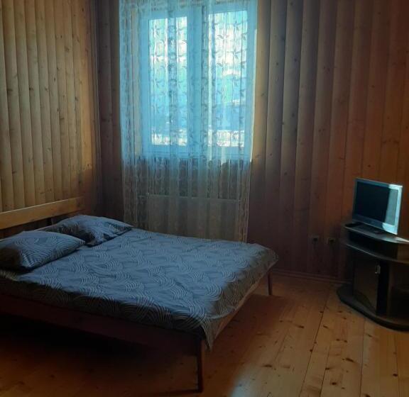 Cameră Standard, у мирослави