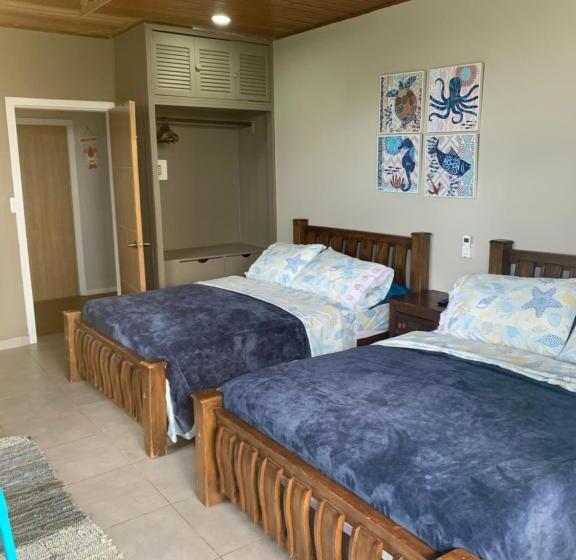 חדר משפחתי, Sarah S Place San Andres