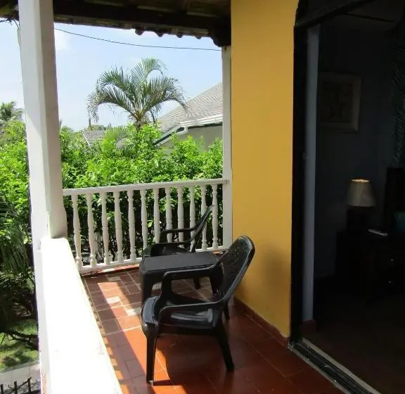 اتاق خانوادگی, Sarah S Place San Andres