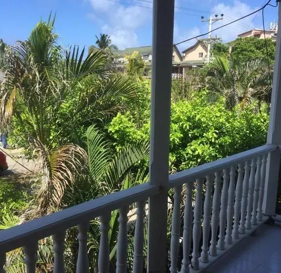 اتاق خانوادگی, Sarah S Place San Andres