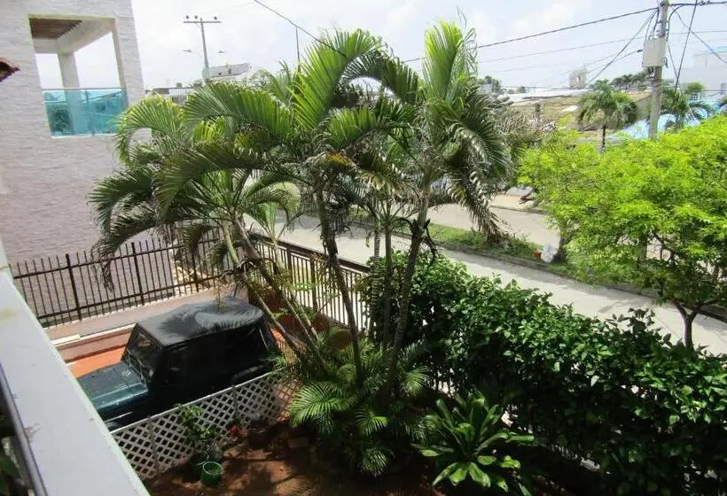 اتاق خانوادگی, Sarah S Place San Andres