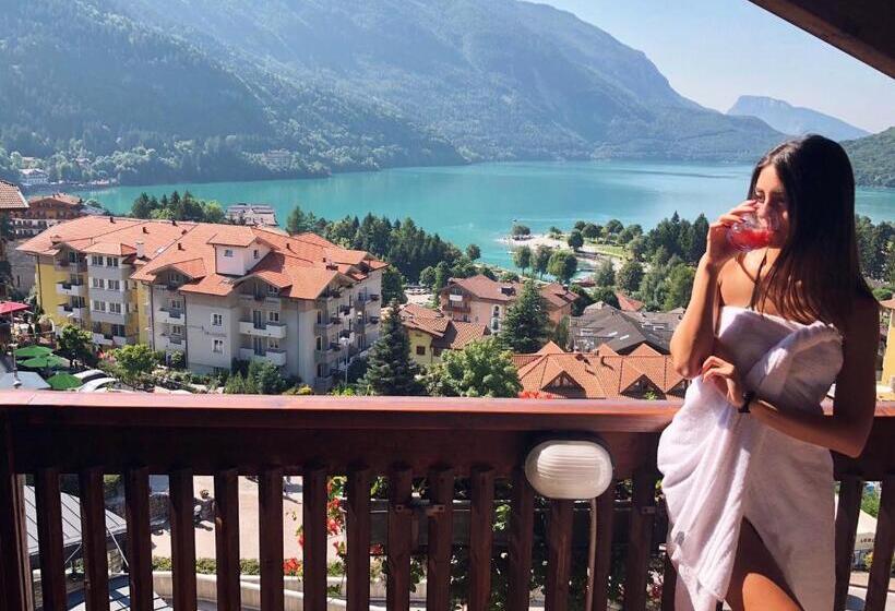 חדר סטנדרט נוף לאגם, Albergo Stella Alpina