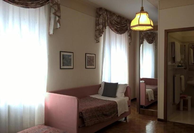 חדר סטנדרט לשלושה, Albergo Stella Alpina