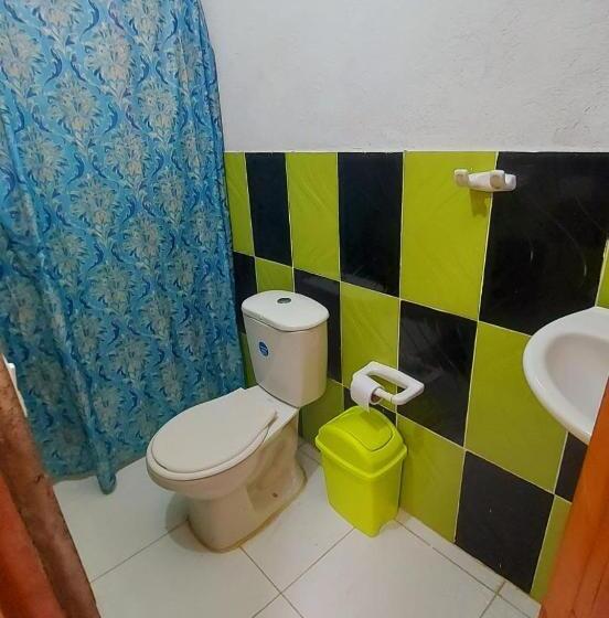 Номер Стандарт Трехместный, Casa Hostal Playa Coral