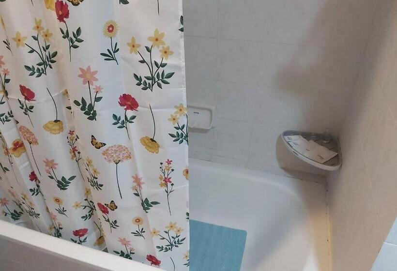 스탠다드 스튜디오 (전망), Samerdrow Khao Yai