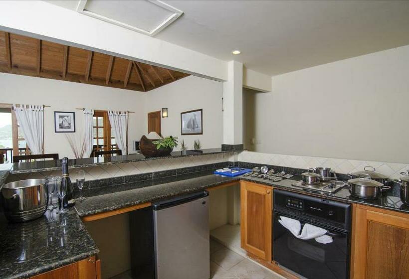 سوییت اجرایی, Antigua Yacht Club Marina Resort