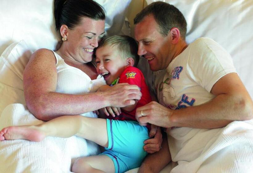 חדר סטנדרט, Julian Club