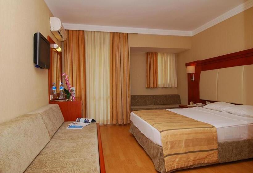 חדר סטנדרט, Julian Club