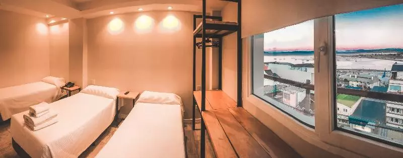 اتاق استاندارد سه نفره, Monaco