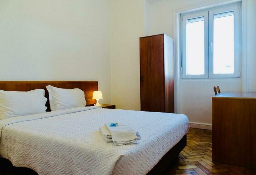 اتاق استاندارد یک نفره, Poveira