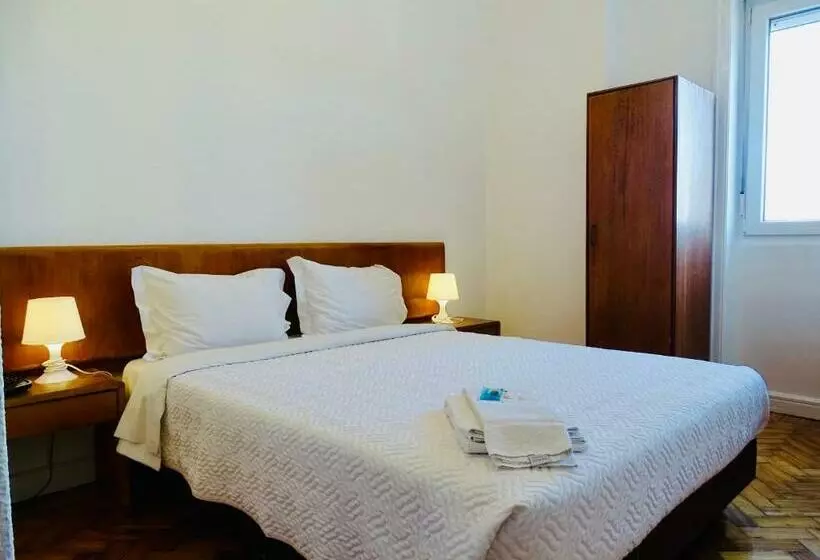اتاق استاندارد یک نفره, Poveira