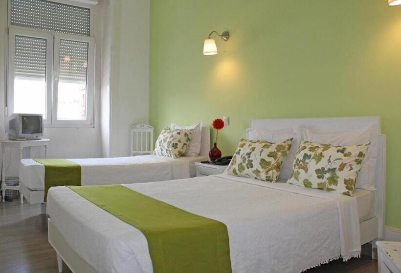 اتاق استاندارد سه نفره, Poveira