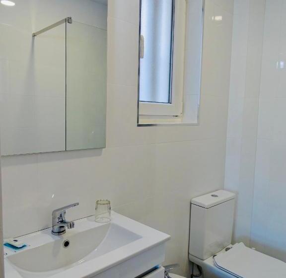 اتاق خانوادگی, Poveira