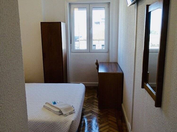 اتاق استاندارد یک نفره, Poveira