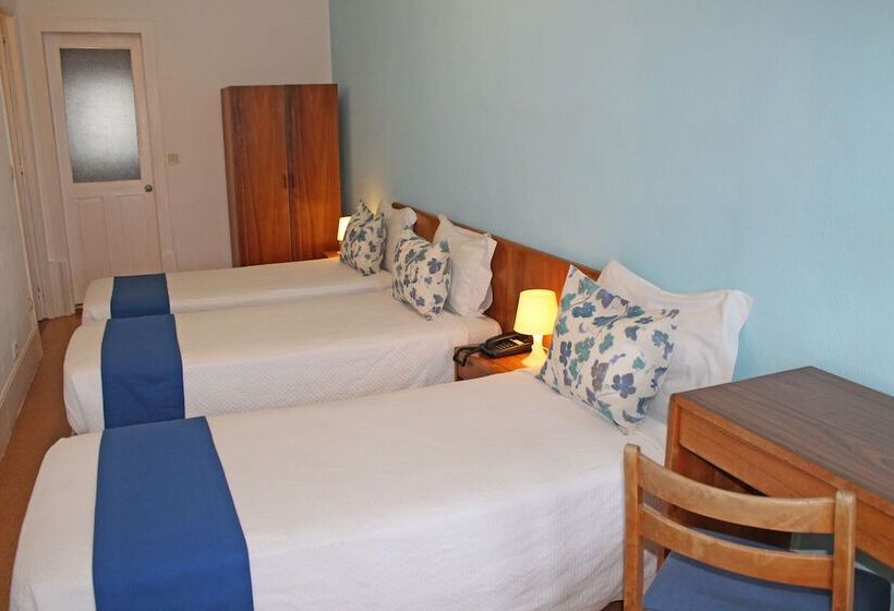 اتاق استاندارد سه نفره, Poveira