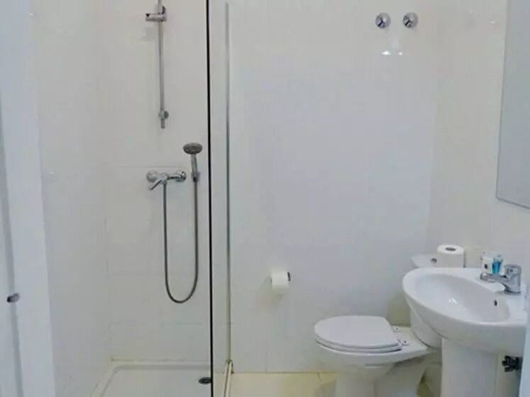 اتاق خانوادگی, Poveira