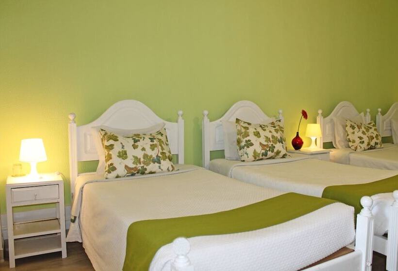 اتاق خانوادگی, Poveira