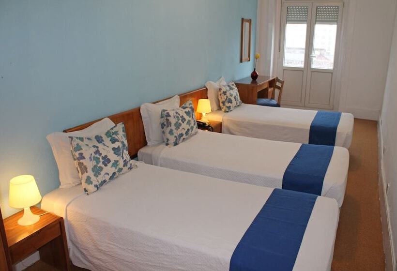 اتاق استاندارد سه نفره, Poveira