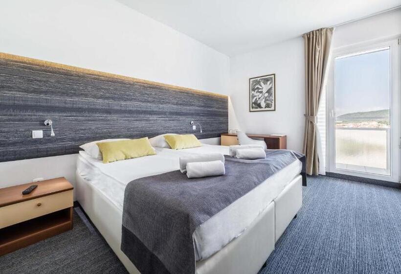 Standard Room with Balcony Side Sea View, Punta