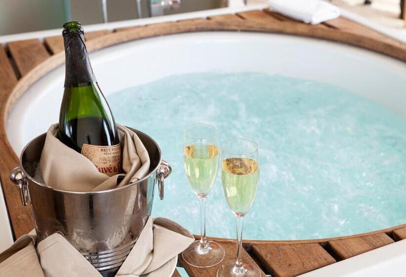 سوئیت با وان آب گرم, Sb Diagonal Zero 4 Sup