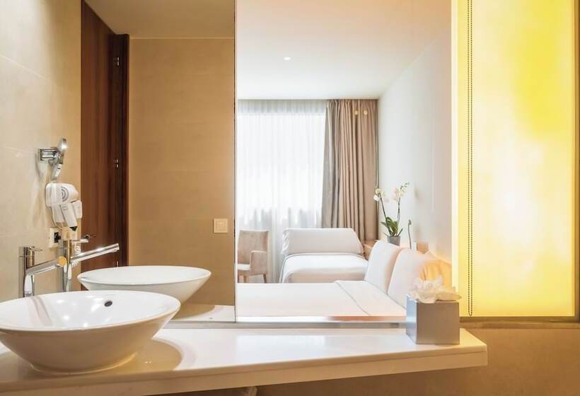 اتاق استاندارد سه نفره, Sb Diagonal Zero 4 Sup