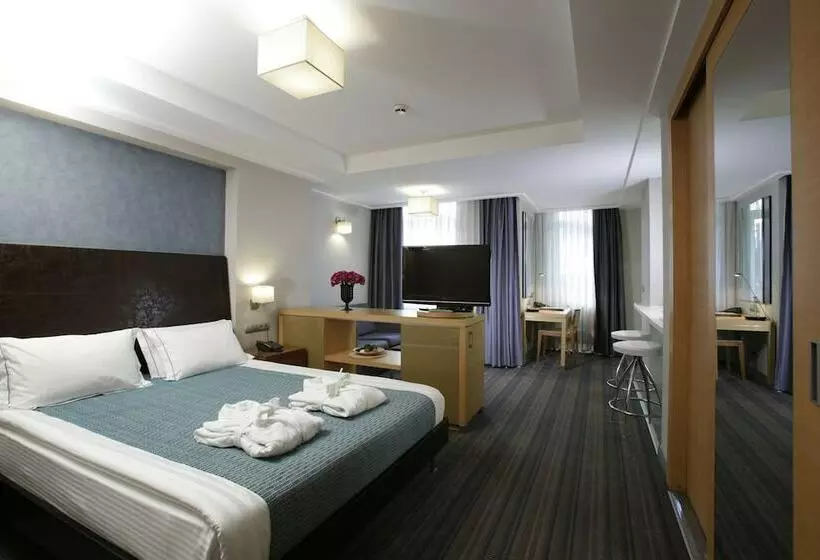 سوییت سوپریور, Housez Suites & Apartments