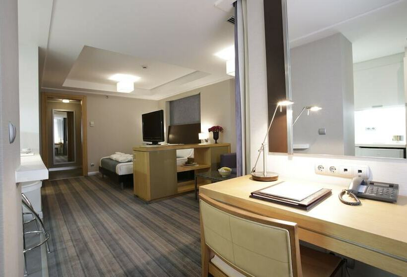 سوییت سوپریور, Housez Suites And Apartments Special Class