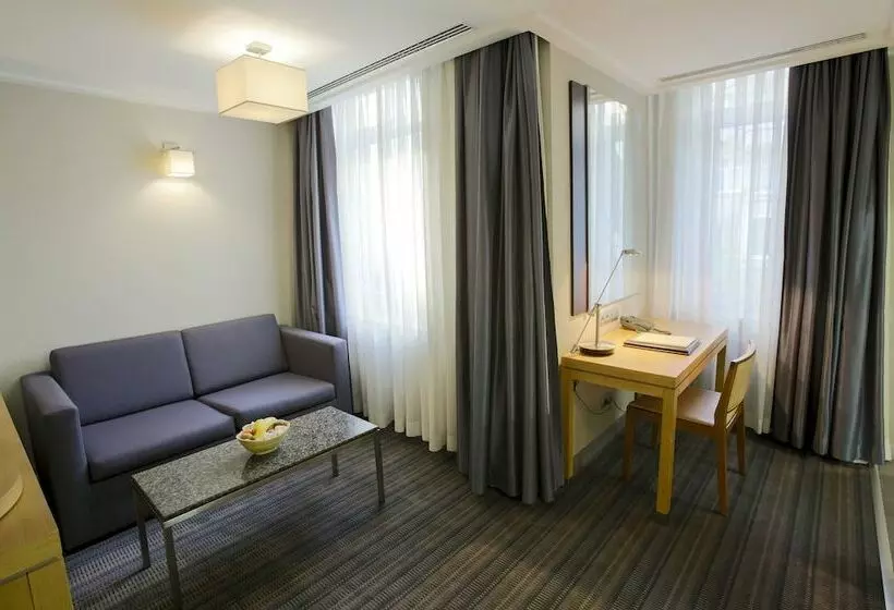 سوییت سوپریور, Housez Suites & Apartments