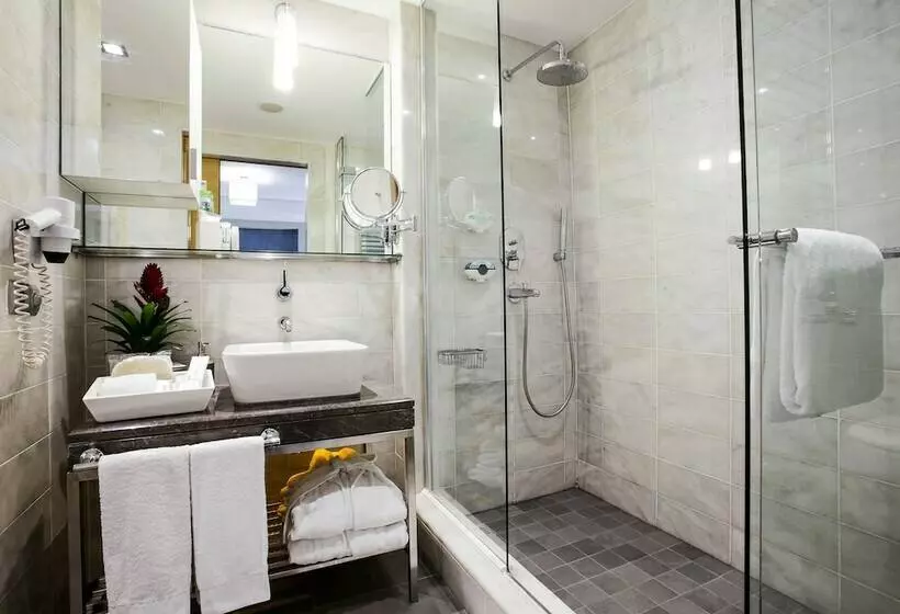 سوییت سوپریور, Housez Suites & Apartments