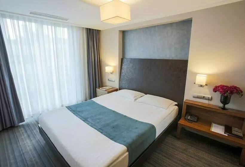 سوییت لوکس, Housez Suites & Apartments