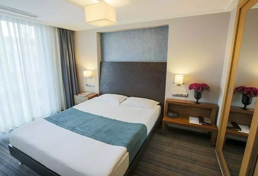 سوییت لوکس, Housez Suites & Apartments