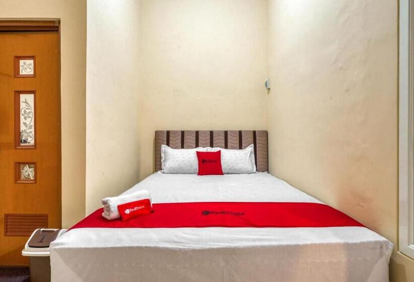 חדר סטנדרט, Reddoorz Syariah Near Kebon Rojo Park Blitar