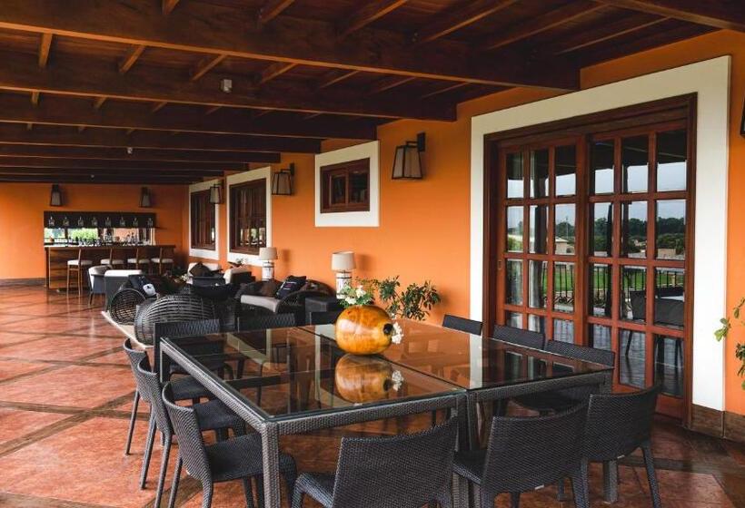 سوئیت پرزیدنت, & Hacienda La Caravedo