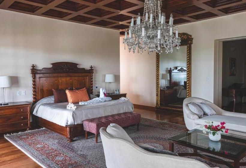 جناح رئاسى, & Hacienda La Caravedo