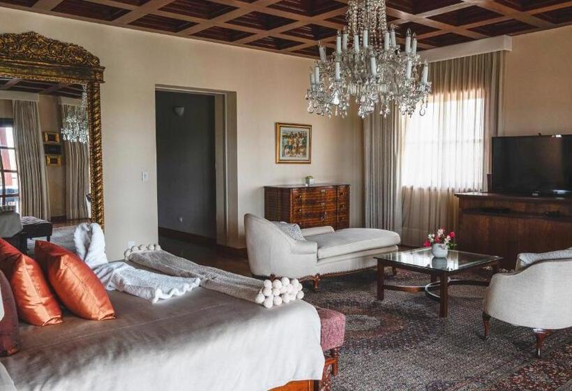 سوئیت پرزیدنت, & Hacienda La Caravedo