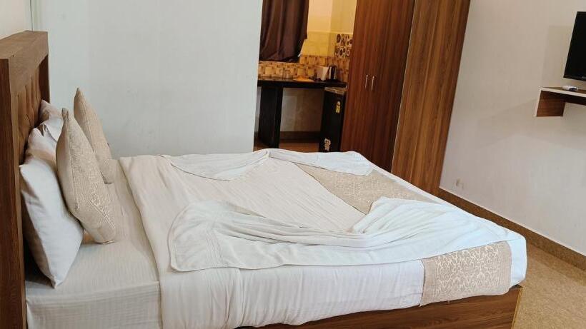 デラックスルーム, Calangute Bay By The Sea