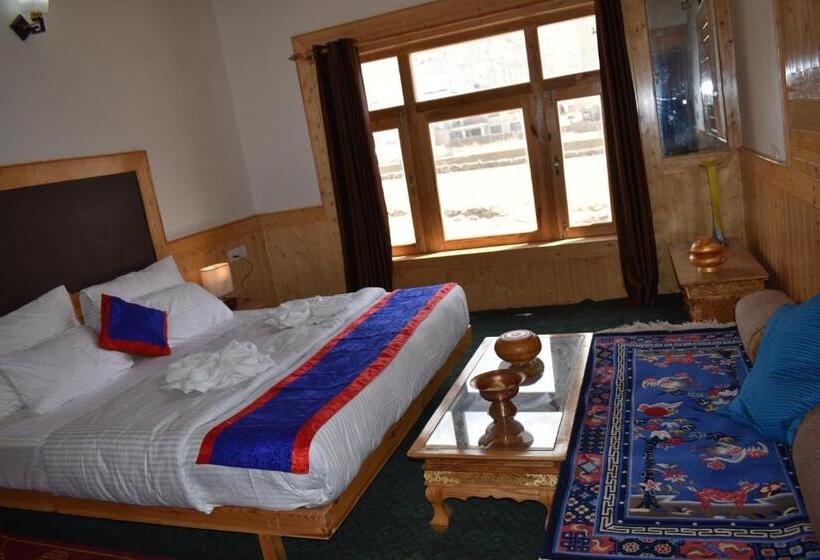 デラックスルーム, Namra Villa