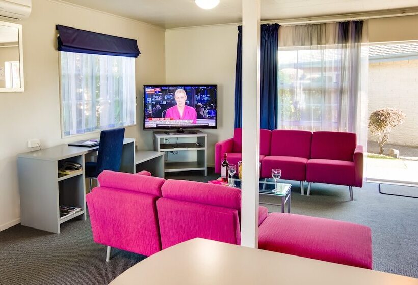 Апартаменты 3 Спальни, Asure Colonial Lodge Motel