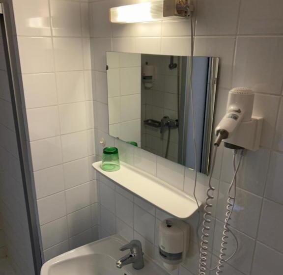 标准单人间, Am Limes