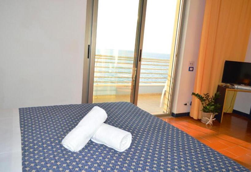 オーシャンビュースタンダードルーム, Capo Nettuno