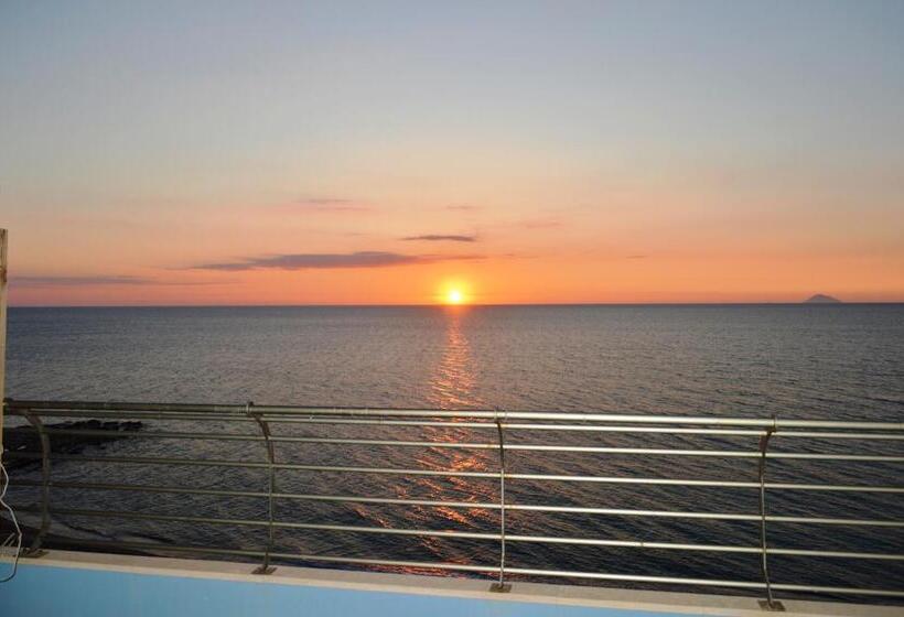 デラックスルーム, Capo Nettuno