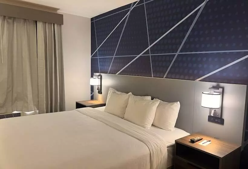 スイート, Comfort Suites Louisville Airport