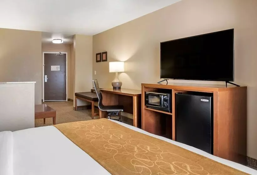 スイート, Comfort Suites Coralville I80