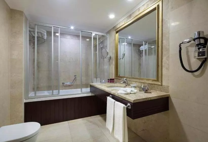 キングサイズベッドのクラブルーム, Crowne Plaza Istanbul   Old City, An Ihg