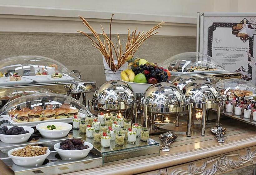 キングサイズベッドのクラブルーム, Crowne Plaza Istanbul   Old City, An Ihg