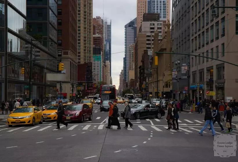 اتاق لوکس, Econo Lodge Times Square
